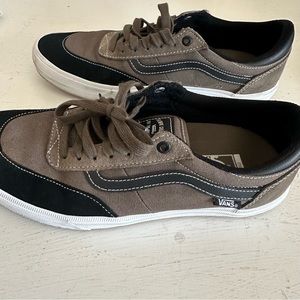 Gilbert Crockett Size 10.5 Vans Olive Army Green and Black
